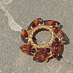 Art Nouveau Brown Glass Rhinestone Wreath Gold Tone Vintage Pin C Clasp